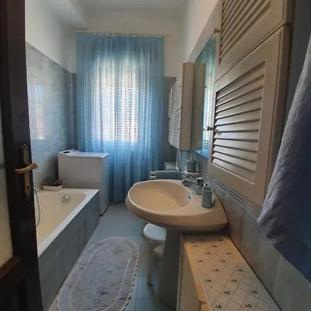 Carla Apartament Intra